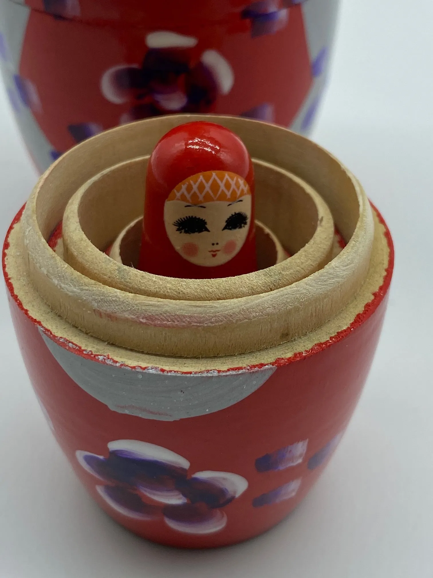 Wooden Nesting Dolls 5pcs in red & silver