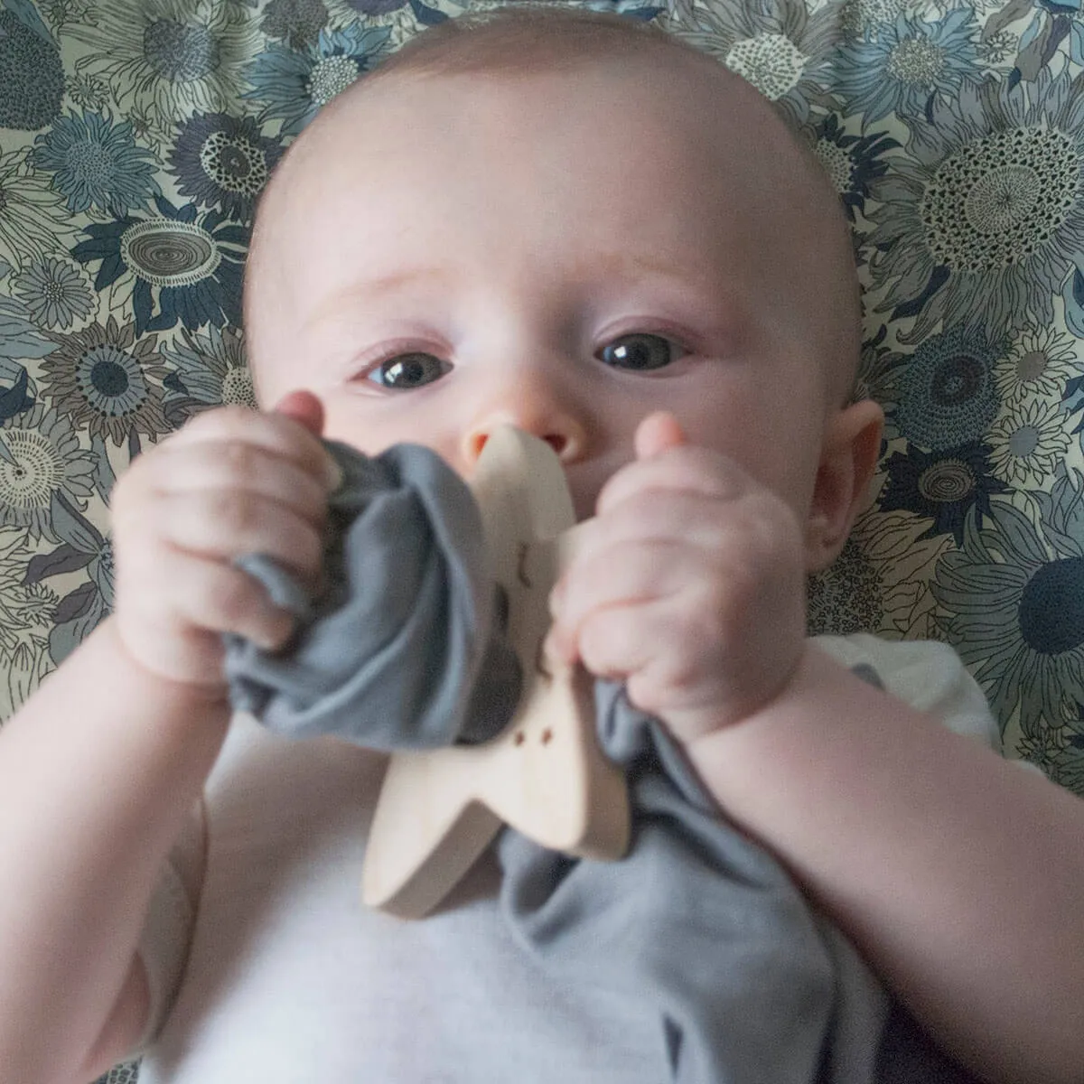 You're A Star Teether by Loullou